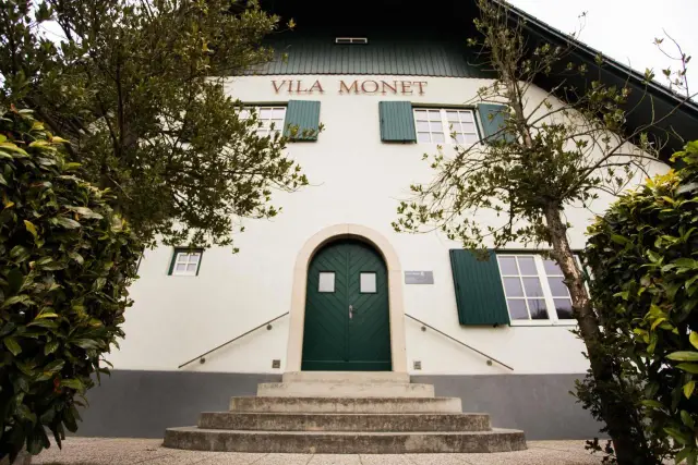 Vila Monet. Ottima sistemazione centralissima a Lasko. Camera spaziosa e pulita, letto comodo,bella vista sulla chiesa del paese, staff accogliente.